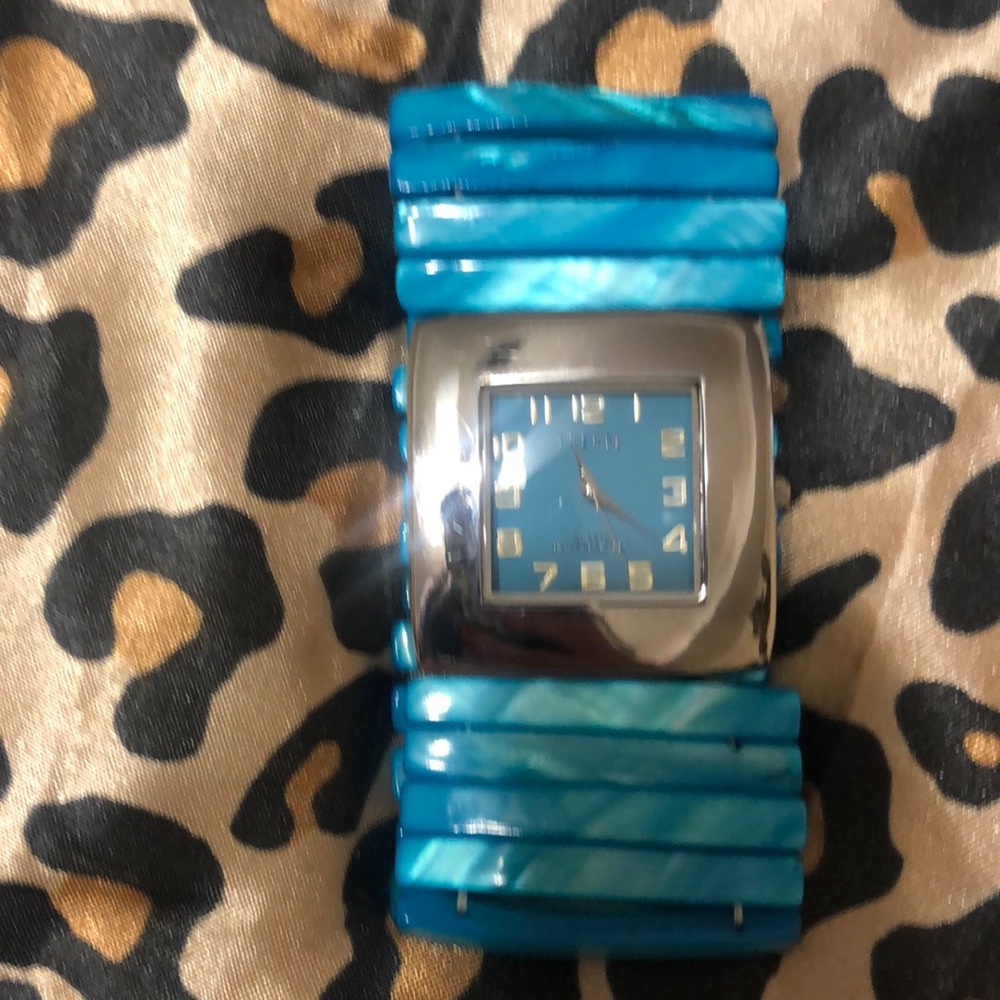 NWT women’s stretch turquoise bracelet watch